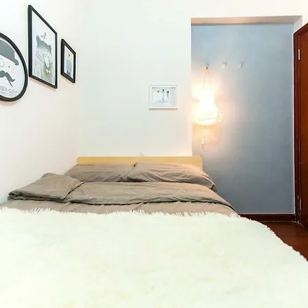 아파트 Privats Dzivoklis Ar Daudz Vietas 리가